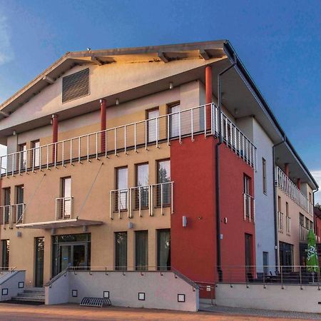 Centrum Wypoczynkowo-Konferencyjne Solaris Łazy Екстериор снимка